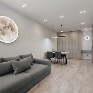Appartement à 2 Chambres à Coucher